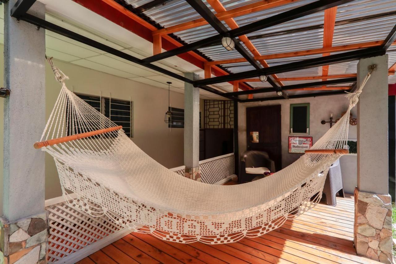 Hostal San Benito Сан-Сальвадор Экстерьер фото